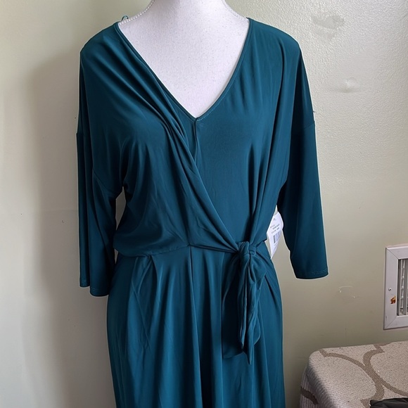 SuperFoxx Teal Faux Wrap pleated front stretch 3/4 sleeve jumpsuit - Picture 7 of 17